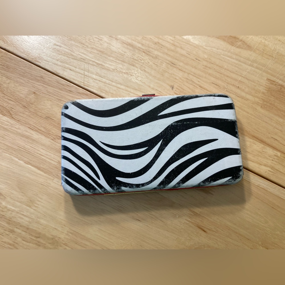 Zebra print wallet in good shape. See pictures for details & condition - Picture 1 of 5